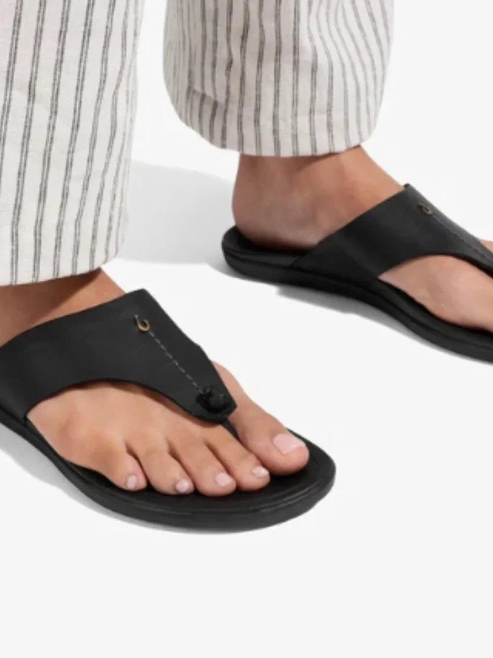 OluKai sandals size 9, Hoʻopio Mele